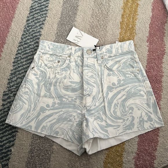 ZARA Women | Blue | Hi Rise Printed Shorts - Picture 6 of 6